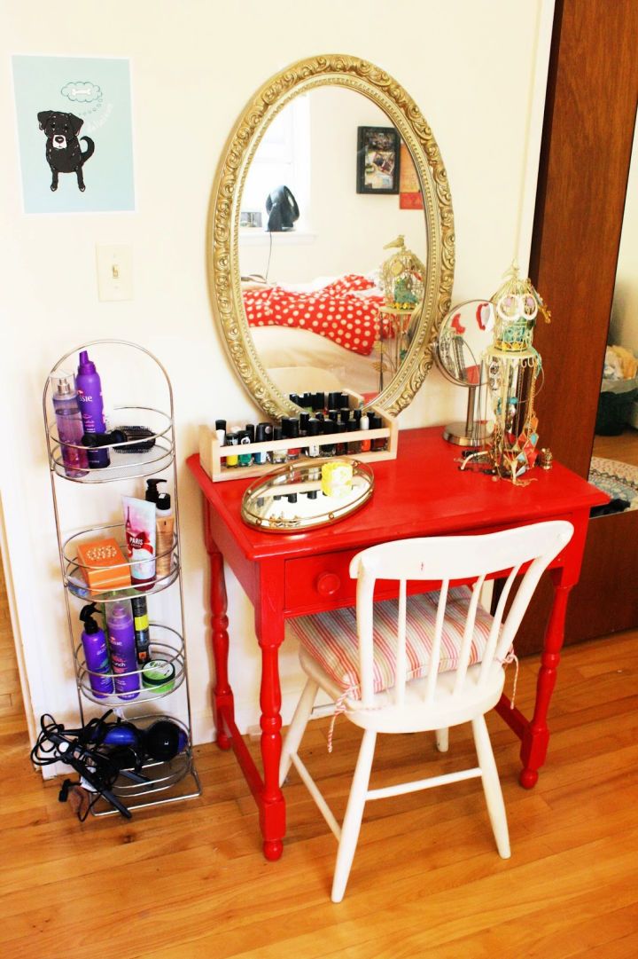 DIY Apartment-Sized Vanity on a Budget