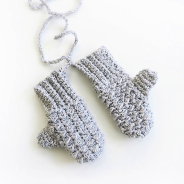 Baby Moss Stitch Crochet Mittens Pattern