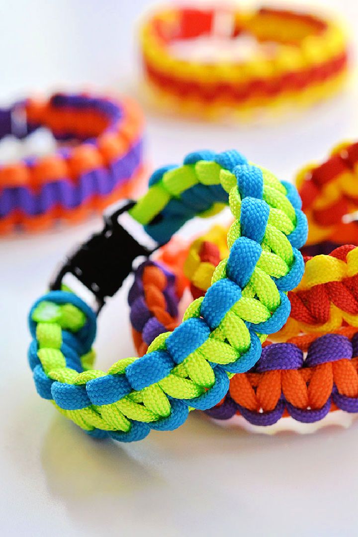 Colourful DIY Parachute Cord Bracelets