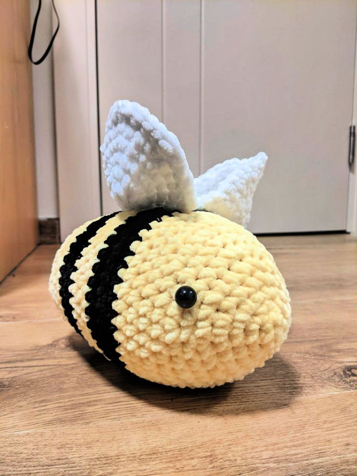 Free Crochet Bee Pattern for Beginners