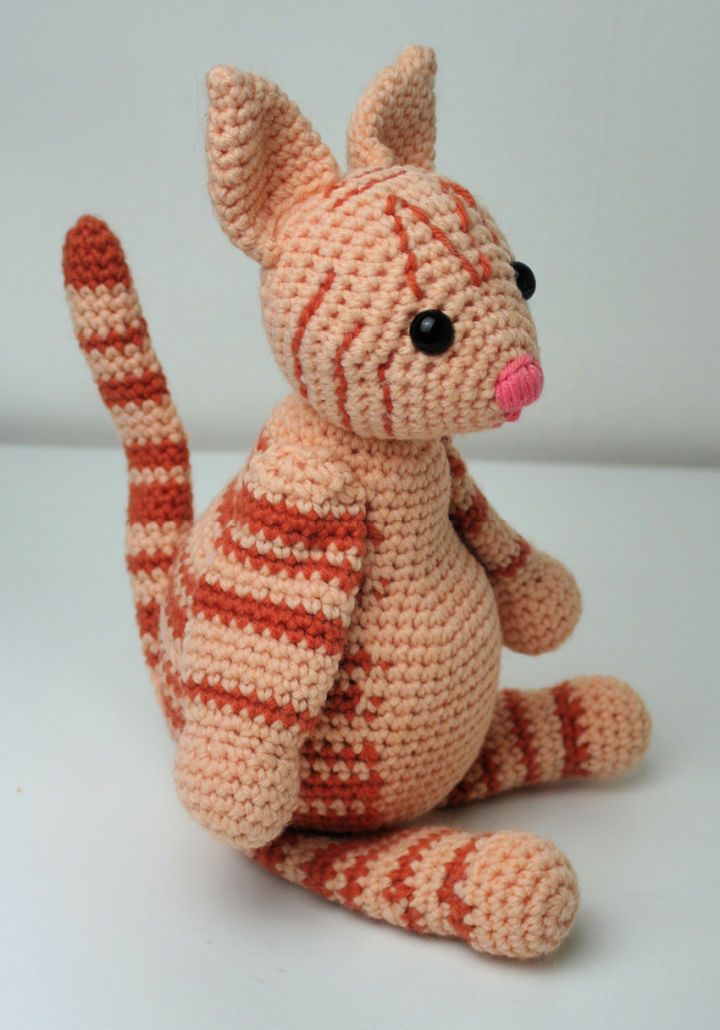 How to Crochet Cat Amigurumi - Free Pattern