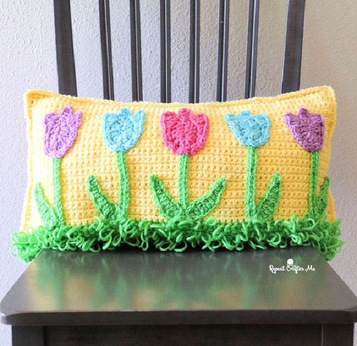 Gorgeous Crochet Tulip Pillow Pattern