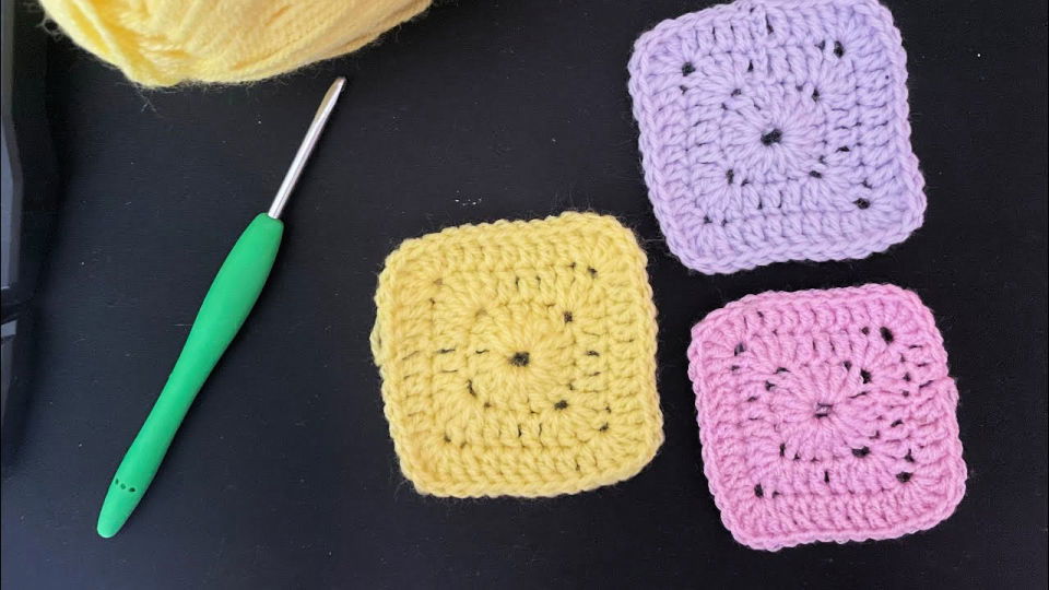 Crocheting a Granny Square - Free Pattern