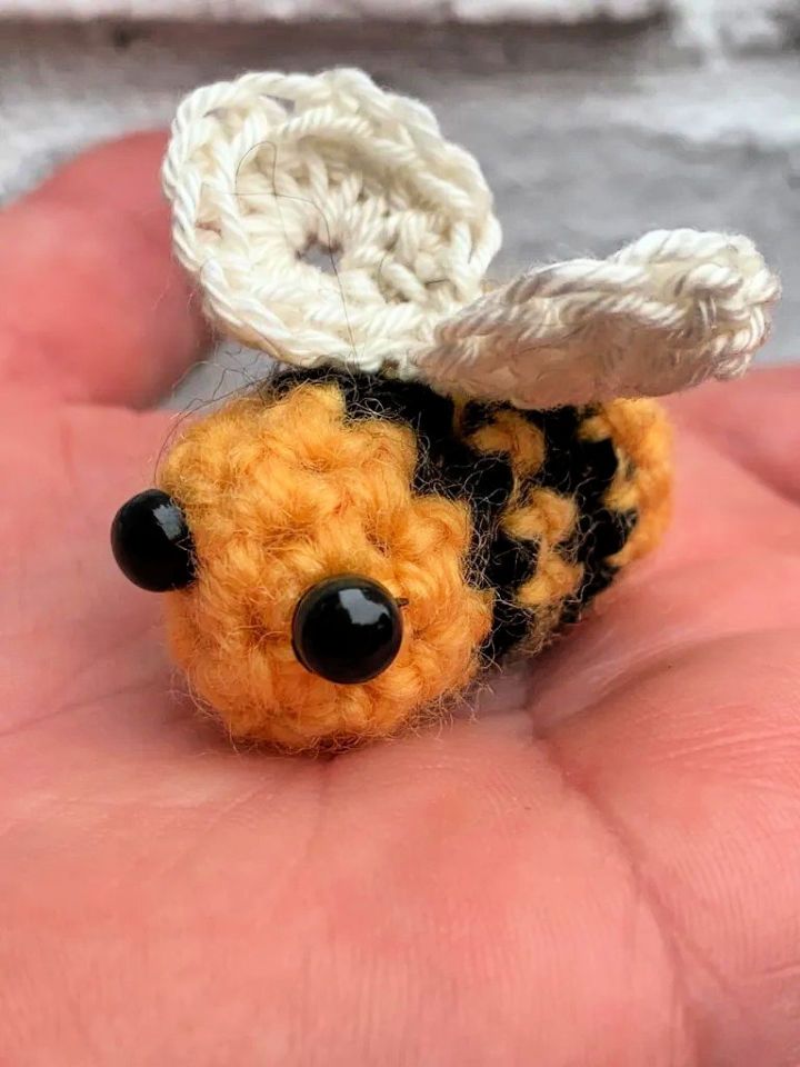 Easy Crochet Small Bee Pattern for Beginners