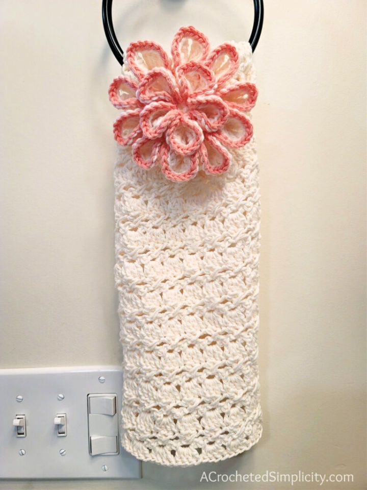 Free Crochet Pattern for Floral Blooms on a Hand Towel