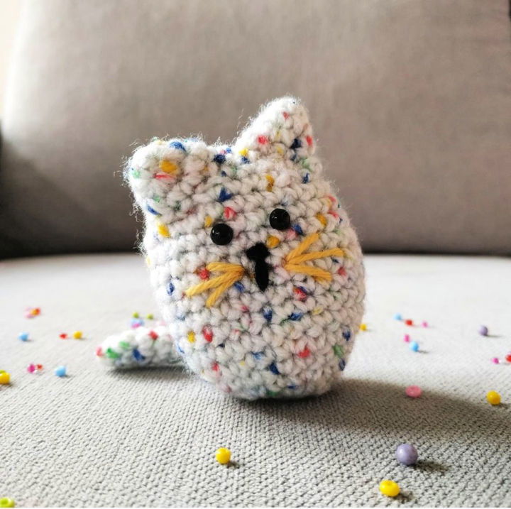 Crochet Hanna the Cat Amigurumi Pattern