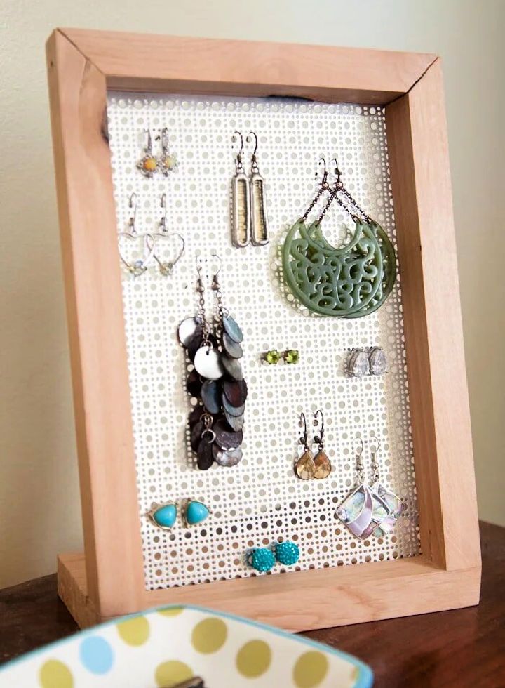How to Build a Large Earring Stand