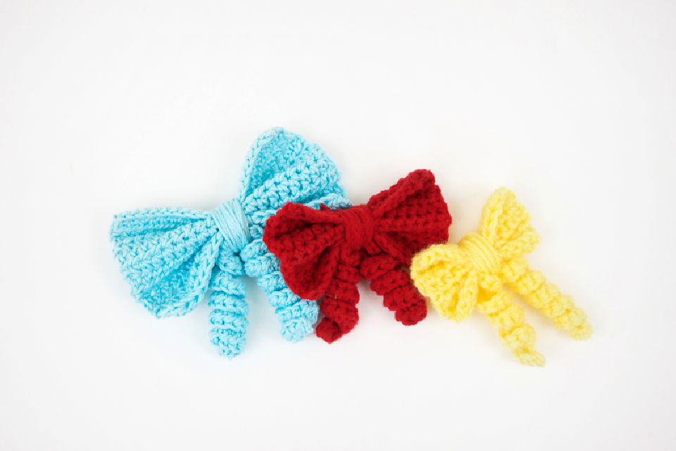 How to make a Mini Crocheted Bow Hair Clip