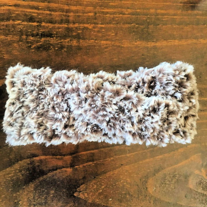 Crocheting a Crossed Fur Headband Ear Warmer