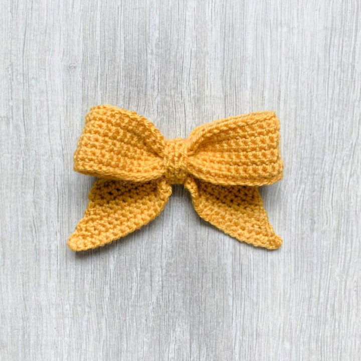 How to make a Mini Crocheted Bow Hair Clip