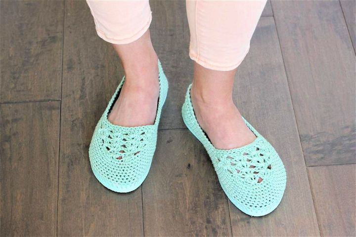 Lightweight Crochet Slippers Design With Flip Flop Soles