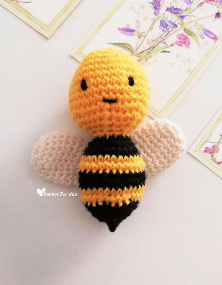 Crochet Little Bumble Bee Amigurumi Pattern