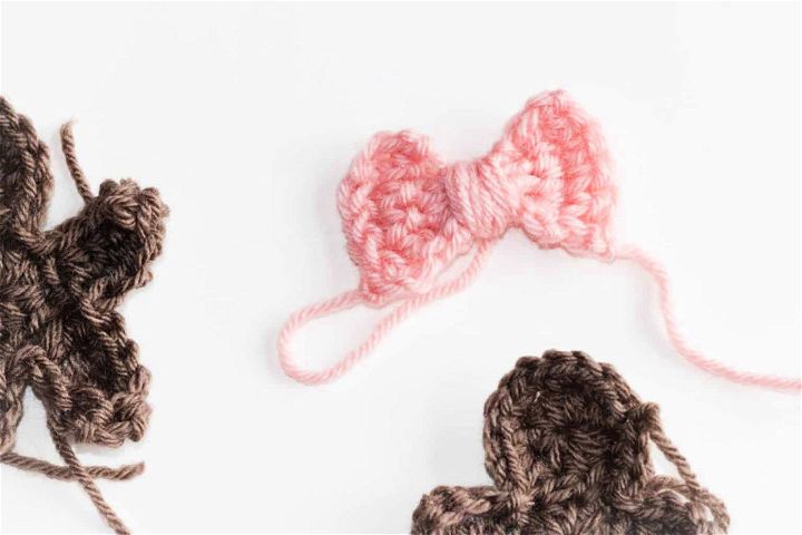 Crochet Mini Bow Design - Free Pattern