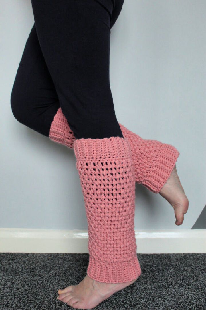 Crocheting a Mountain Leg Warmer - Free Pattern