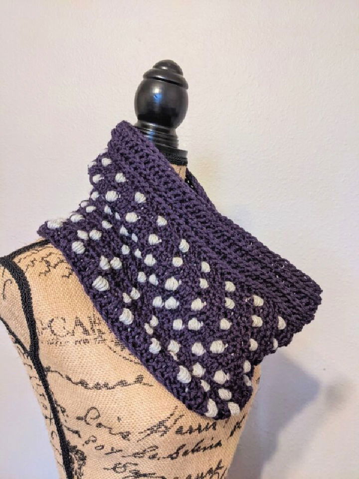 How Do You Crochet a Polka Dot Puffs Cowl