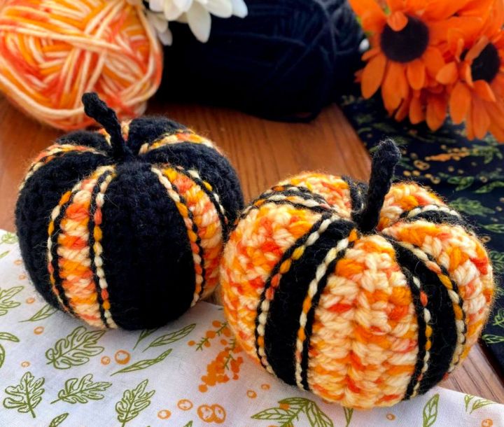 How to Crochet Striped Pumpkins - Free Pattern