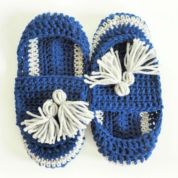 How Do You Crochet a Tassel Slip-on Slippers