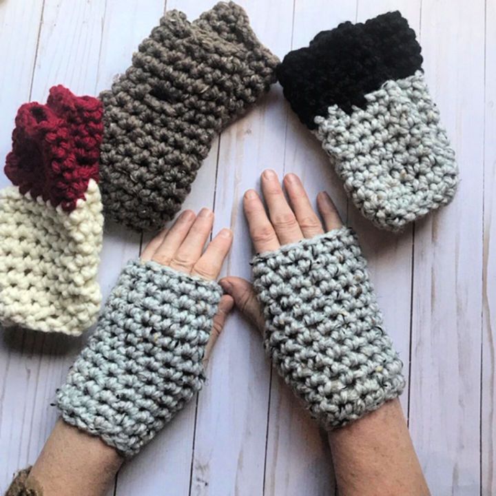 The Short and Chunky Fingerless Gloves Crochet Pattern