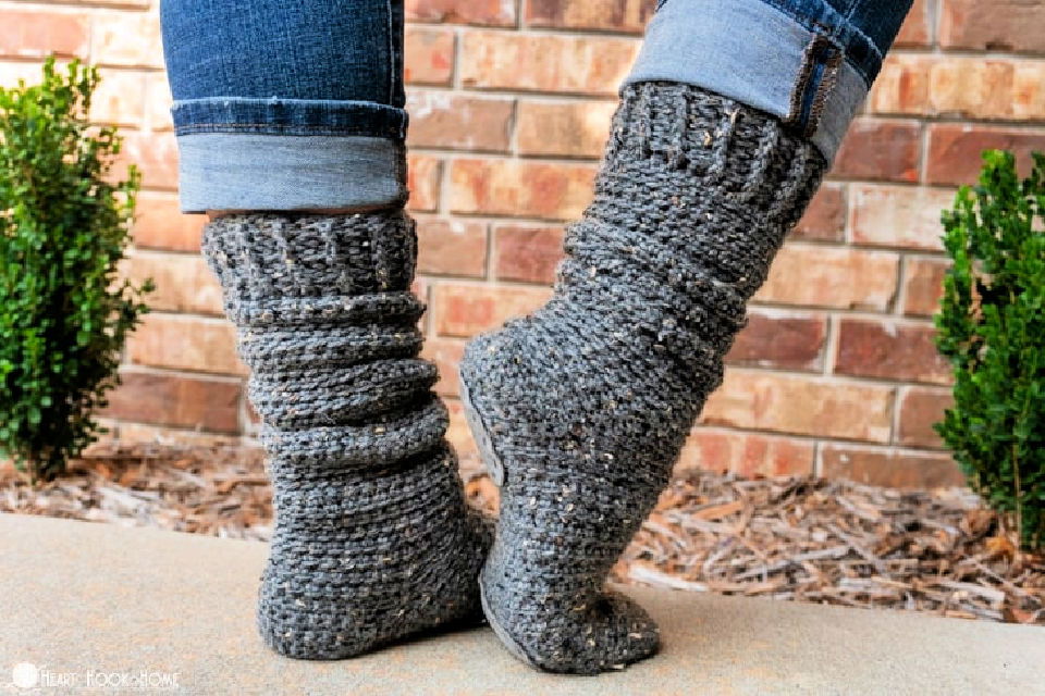 Toe Up Crochet Socks - Tea Leaves - free crochet pattern - crochetcakes