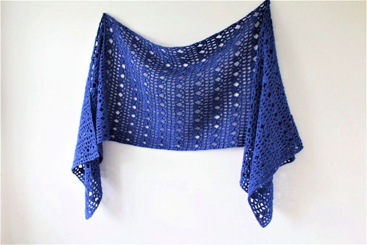 Crochet Wren Sideways Shawl - Free Pattern