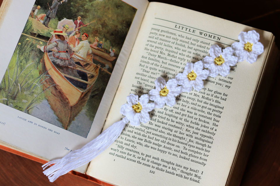 Best Dainty Daisy Bookmark Crochet Pattern