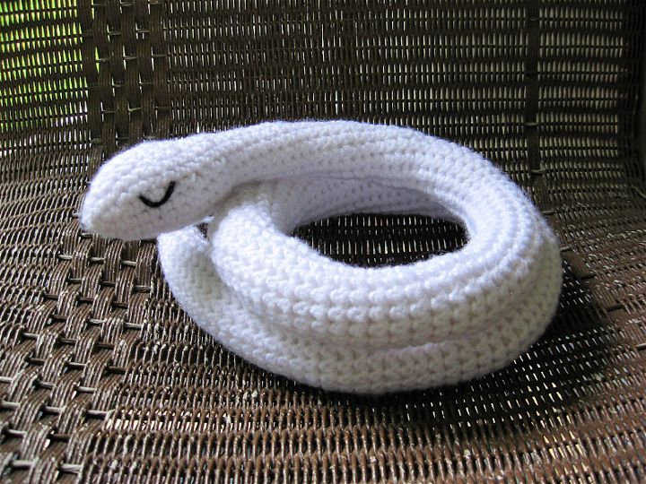 Crocheted Ayame the Snake - Free Pattern