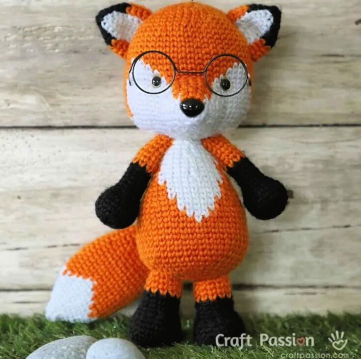 Crocheted Fox Stuffed Amigurumi - Free Pattern