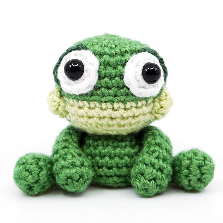 Crocheted Mini Frog Amigurumi - Free Pattern