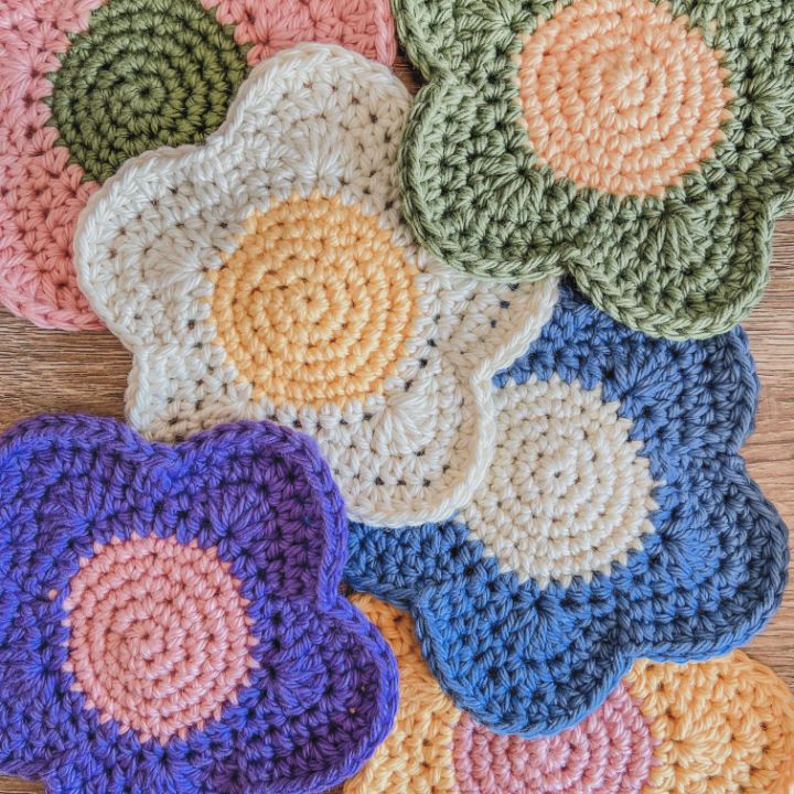 Crocheting Daisy Flower Coaster - Free Pattern