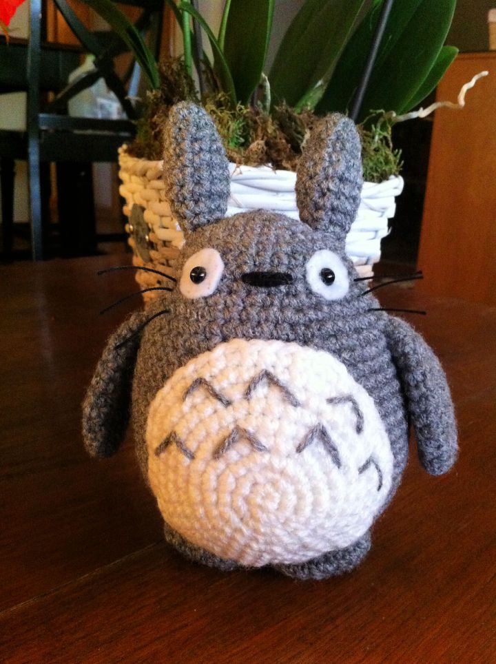Crocheting a Mini Totoro Free Pattern