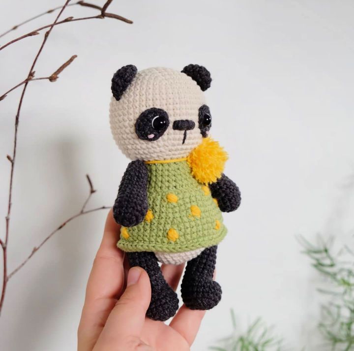 Crocheting a Panda Amigurumi - Free Pattern