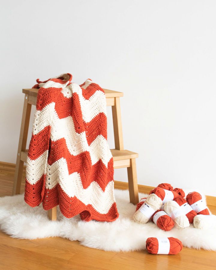 Crocheting a Zigzag Baby Blanket Free Pattern