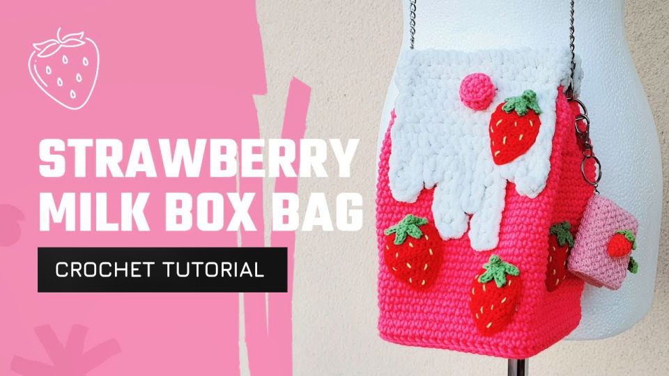 FREE Strawberry Bag Charm: Crochet pattern