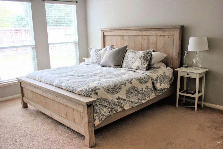 Easy DIY Wood Bed