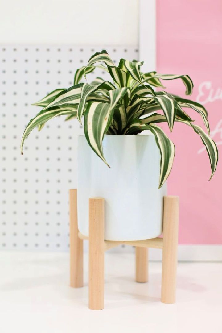 DIY Midcentury Wooden Plant Stand