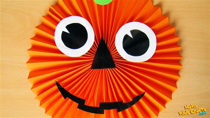 DIY Paper Pumpkin Halloween Decorations