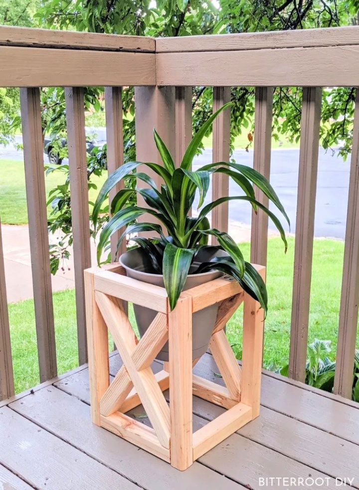 DIY Plant Stand for Deck