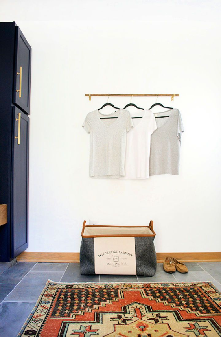 Simple and Easy DIY Clothes Rack