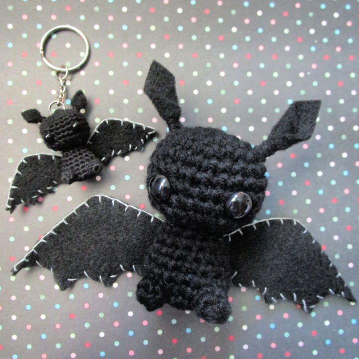 Easy Crochet Bat Amigurumi Pattern