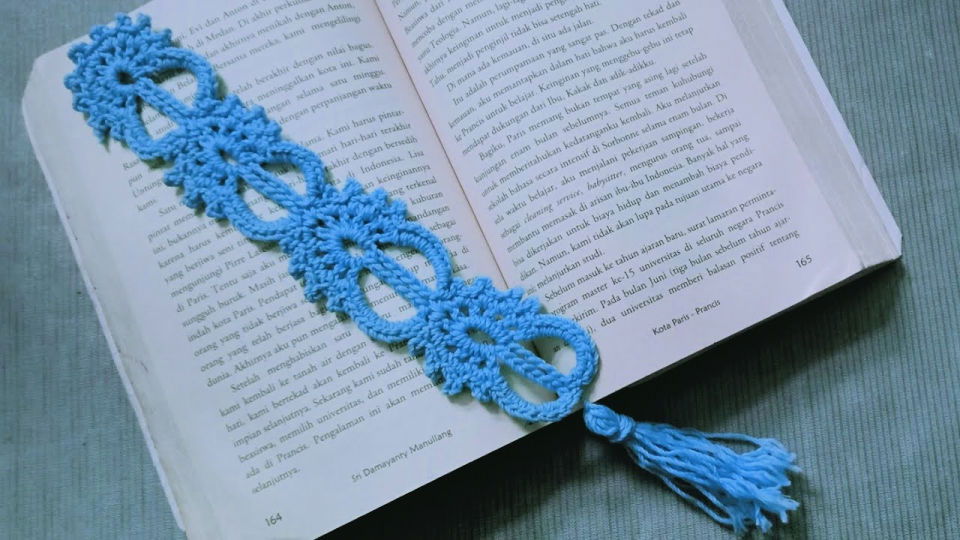 Easy Crochet Bookmark Tutorial