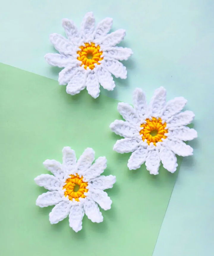 Crochet Daisy Flower Easy Crochet Flower Tutorial : 3 Steps (with