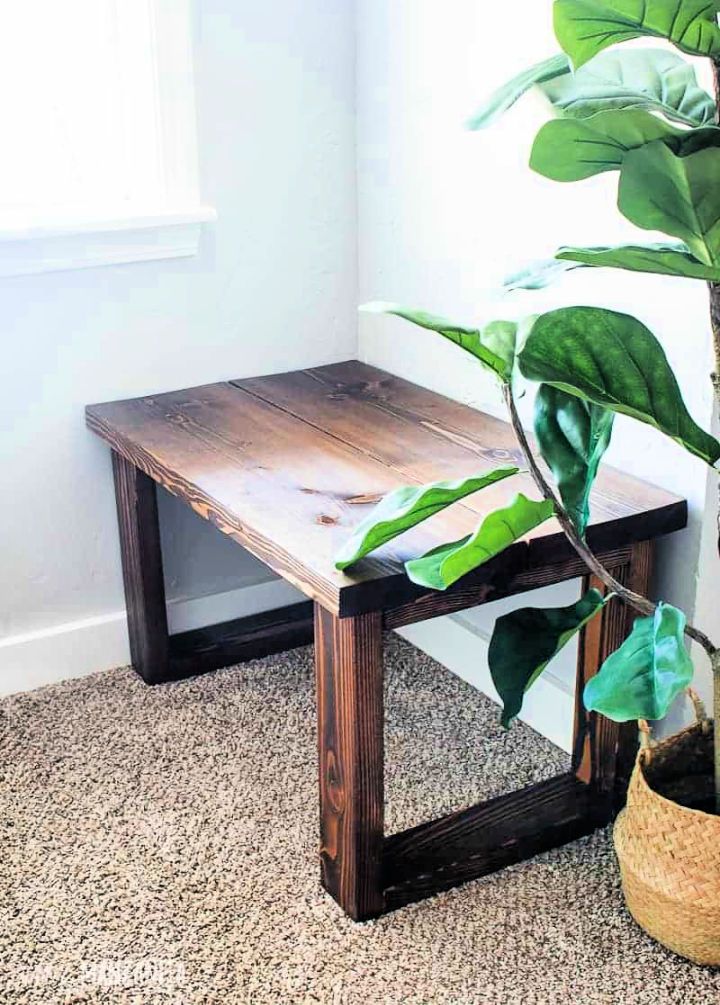 Easy DIY Bench For Small Entryway