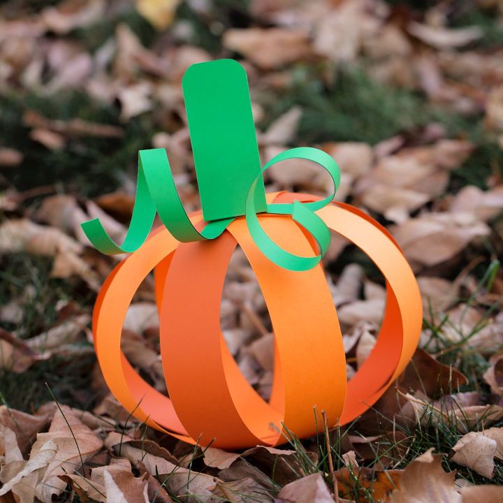 Easy Paper Strip Small Pumpkin Craft
