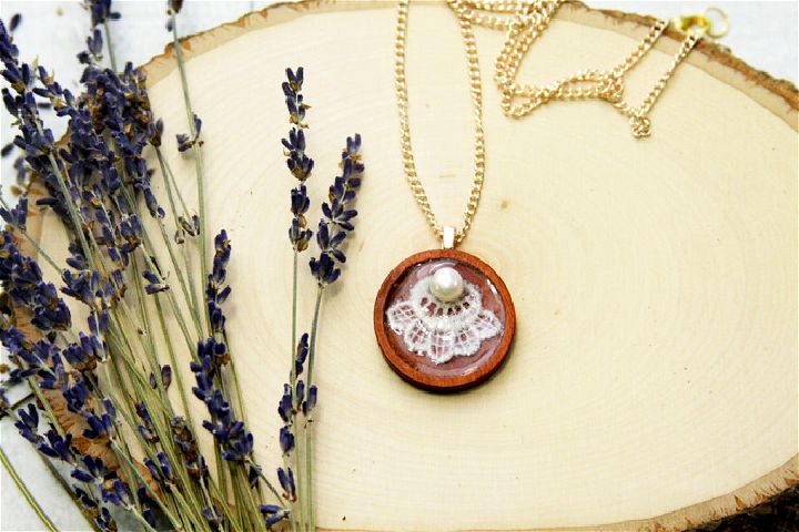  Wooden and Lace Pendant Necklace Craft