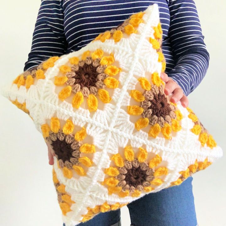 Fastest Crochet Solig Sunflower Pillow Pattern