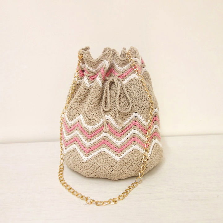 Free Crochet Pattern for Chevron Bucket Bag