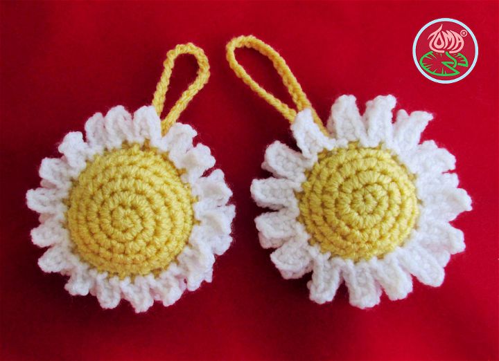 Gorgeous Crochet Amigurumi Daisy Pincushions Pattern