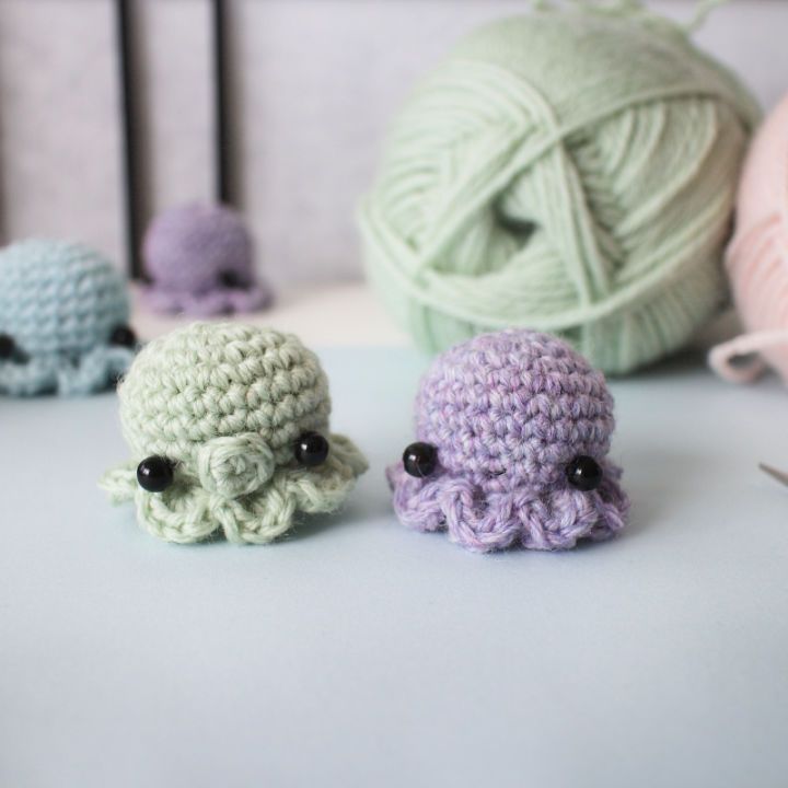 How to Crochet an Mini Octopus Amigurumi