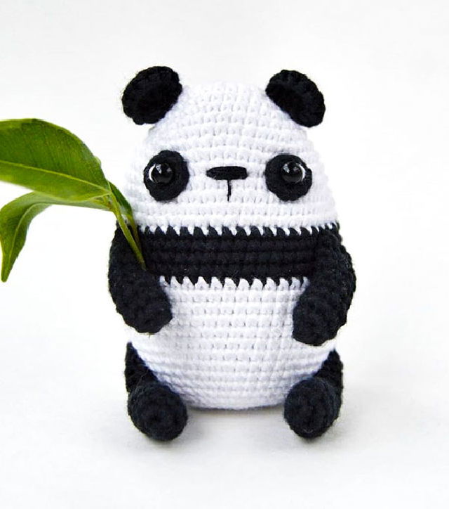 Peter Panda Crochet pattern by Sweetamigurumidesign