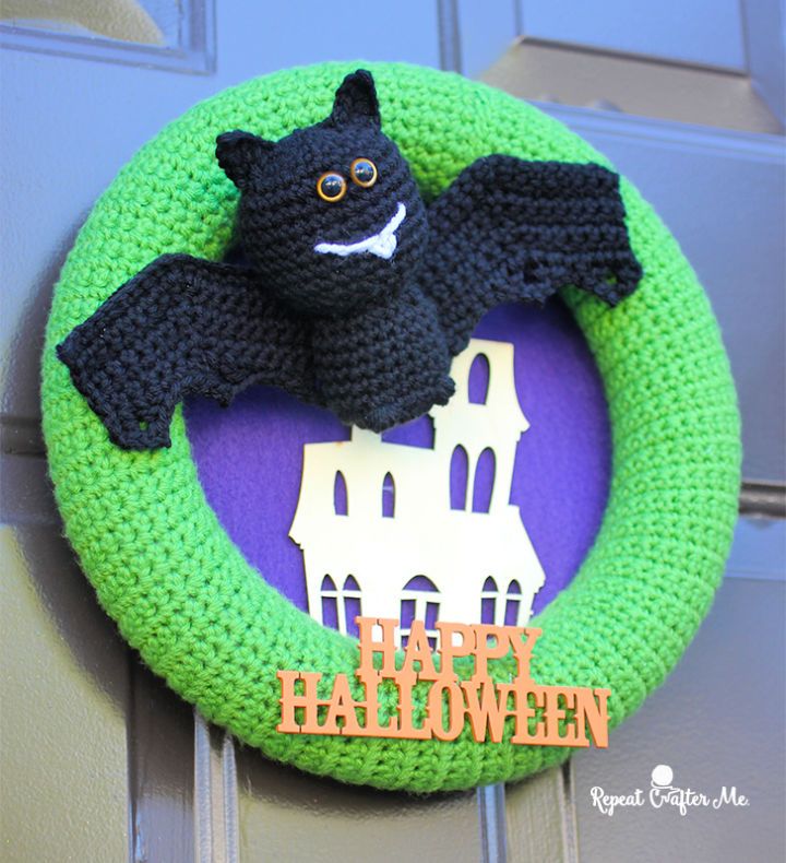Modern Crochet Bat Wreath Pattern